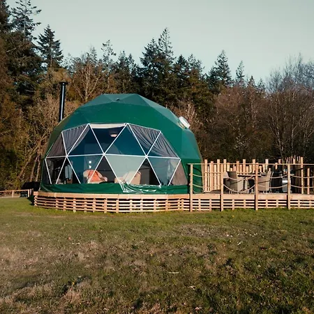 Camp Katur 4*