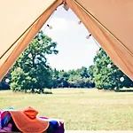 مكان تخييم Camp Katur Glamping Carthorpe