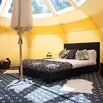 Camp Katur Glamping مكان تخييم