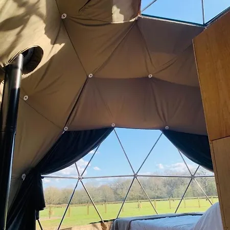 Camp Katur Glamping 4*